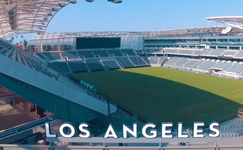 A large stadium with the words los angeles written above it.